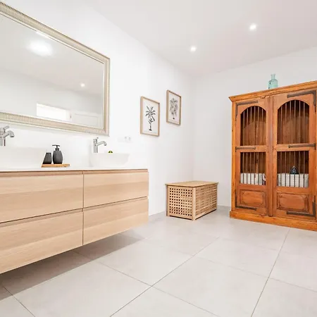 Casa Marlena - Private Terrace- 4 Min To The By Lanzarote Villa
