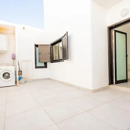 Villa Casa Marlena - Private Terrace- 4 Min To The By Lanzarote